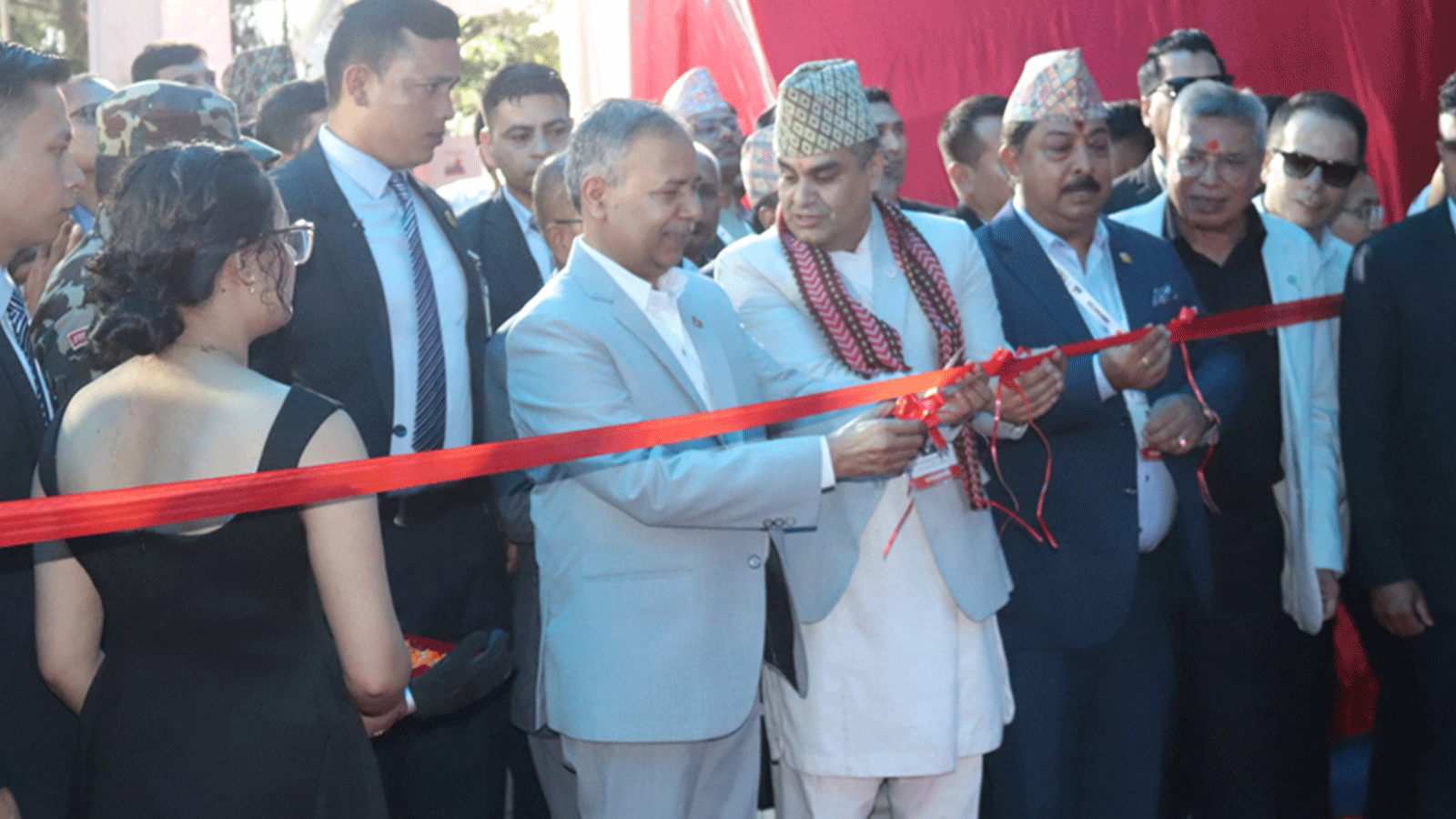 नेपालमा जलविद्युत् उत्पादन बढ्दैछ, विद्युतीय सवारी नै उत्तम विकल्प : उपराष्ट्रपति यादव