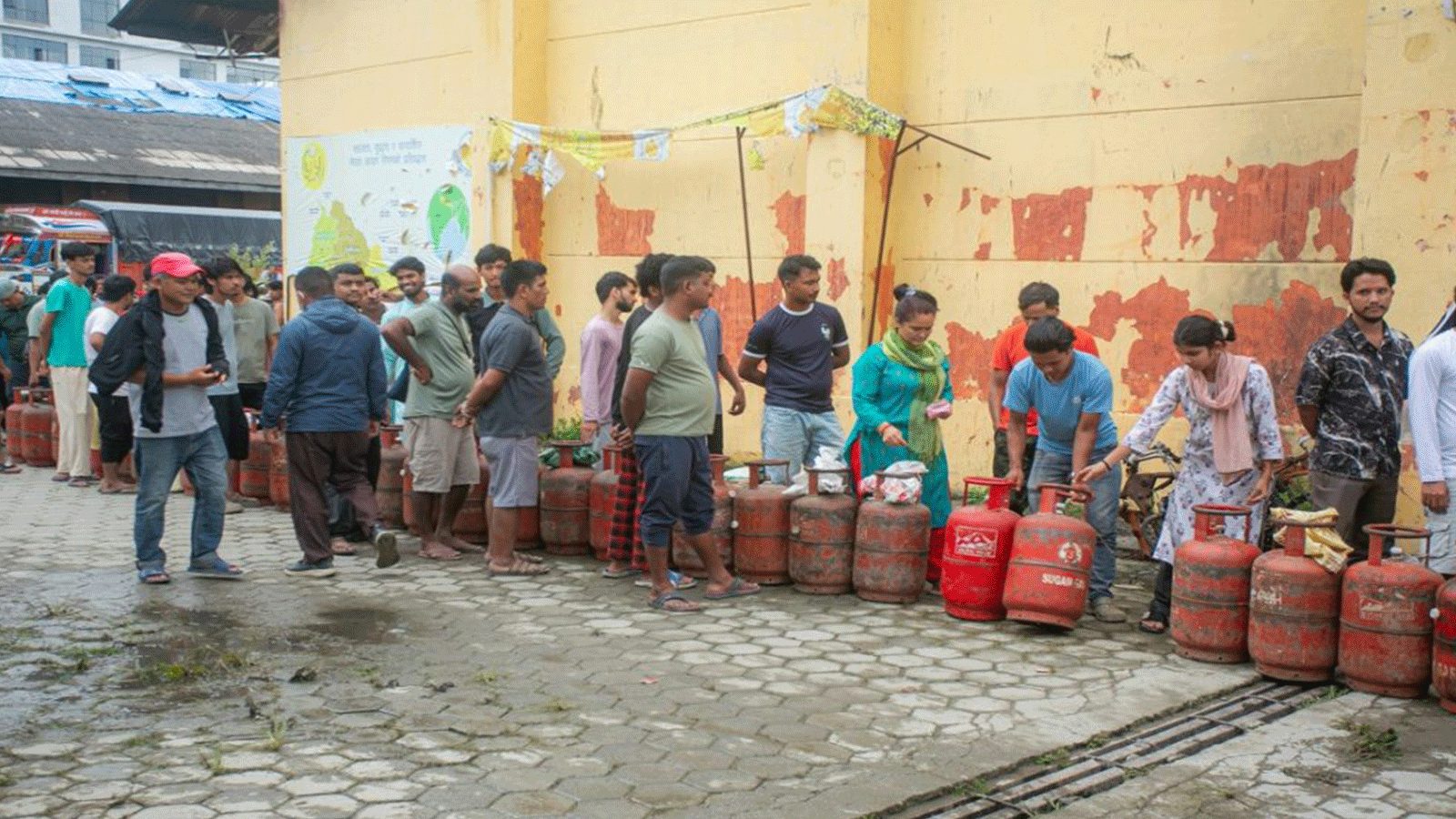 ग्यास अभावबारे संसदीय समितिमा छलफल, दीर्घकालीन समाधान खाेज्न निगमलाई सुझाव