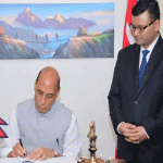नेपाली दूतावास पुगेर भारतका रक्षामन्त्रीले भने, ‘सुख दुःखको साथी हौं, उद्धारमा सघाउँछौं’