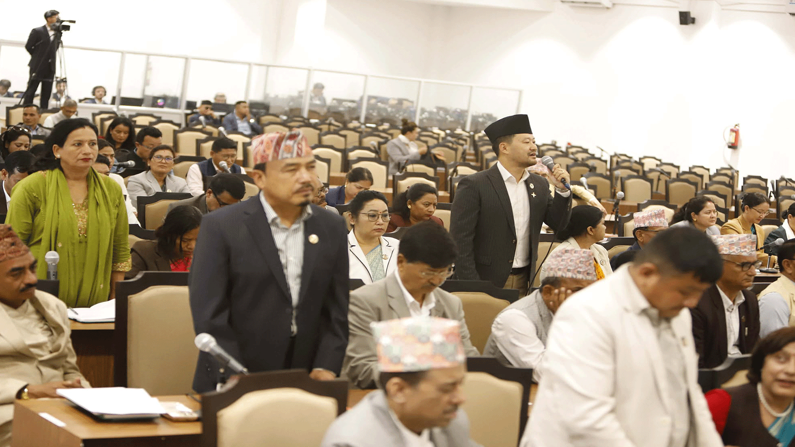 प्रतिनिधि सभा बैठक सुरु हुनेवित्तिकै विपक्षी दलद्वारा उठेर विरोध