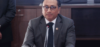 आर्थिक रुपान्तरणका लागि ‘नीतिगत आत्मविश्वास’ आवश्यक राष्ट्र बैंकलाई समस्या समाधान गर्ने नियामक बन्न अर्थमन्त्रीको आग्रह