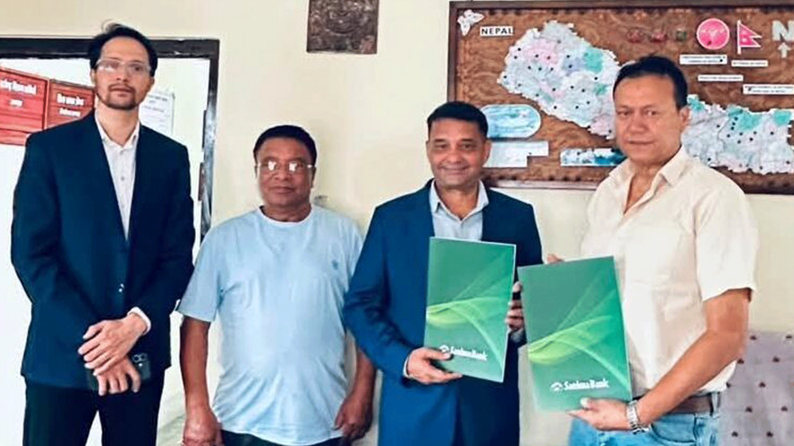 ट्रक व्यवसायी महासंघ र सानिमा बैंकबिच सम्झौता, नागढुंगा सुरुङमार्गको शुल्क भुक्तानी क्यूआरबाट हुने