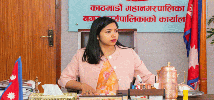 काठमाडौं महानगरले ४ वटा एम्बुलेन्स नुवाकाेट पठायाे, २ वटा विमानस्थलमा स्ट्यान्डबाई