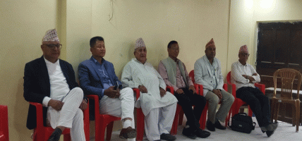 सरकार पुनर्गठनको गाँठो फुकाउन विराटनगरमा एमाले सांसदको बैठक सुरू, मुख्यमन्त्री पनि सहभागी