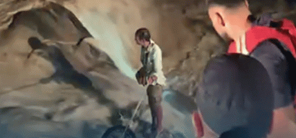 कैलालीमा बाढीले मोटरसाइकल बगाउँदा चालकको सकुशल उद्धार