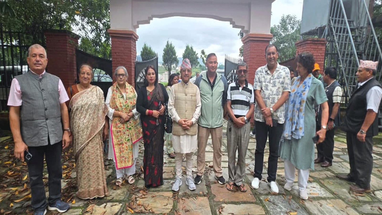 पार्टी एकताको सङ्कल्प गर्न भन्दै किशुनजीको आश्रम पुगे पूर्णबहादुर खड्का
