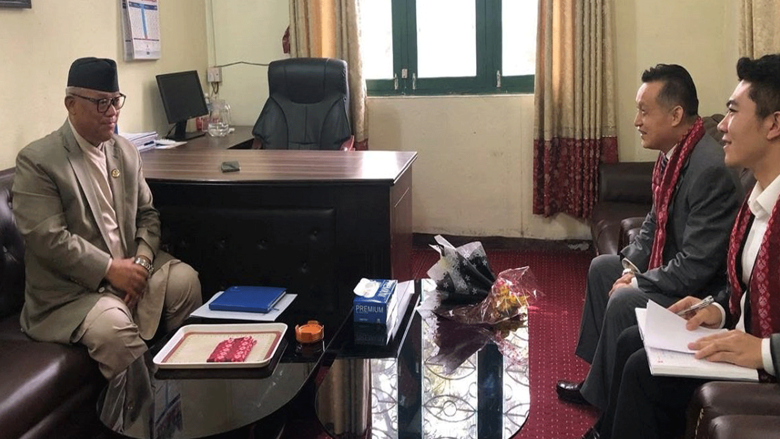 प्रमुख प्रतिपक्षी नेता आङ्देम्बे र चिनियाँ राजदूत माओमिङबिच भेटवार्ता