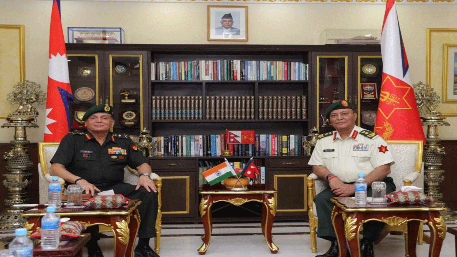 प्रधानसेनापति अशोकराज सिग्देल र भारतीय स्थल सेनाध्यक्ष जनरल धीरज सेठबीच भेटवार्ता