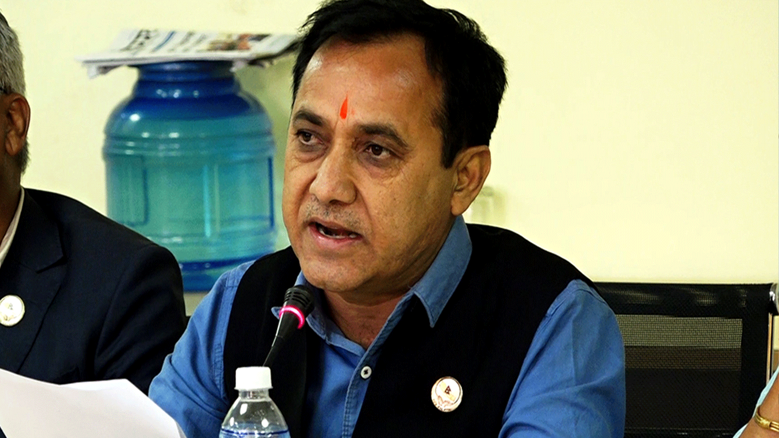 विश्वप्रकाशको आग्रह, सर्वोच्चले अन्तरिम आदेश नदिएपछि घरायसी विवादमा अलमल नगरौँ, संकटमा मिलौँ