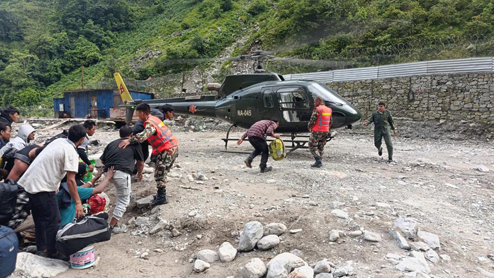 भोटेकोशी बाढीपछि २८९ विदेशी पर्यटकको उद्धार, अझै ५९१ सम्पर्कविहिन