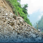 सिद्धबाबा सुरुङमार्ग नजिक पहिरो खस्दा सिद्धार्थ राजमार्ग अवरुद्ध