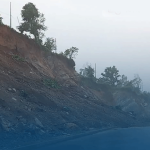 यी राजमार्ग अझै अवरुद्ध
