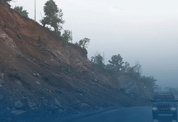 देशभरका दर्जनौँ सडक अवरुद्ध
