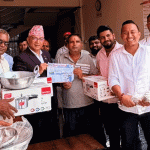 पोखराका कवाडी व्यवसायीले भोटेकोशी बाढीपीडितलाई दिए १० लाखको राहत