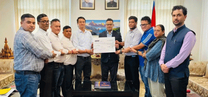 नेपाली समाज भारतद्वारा बाढी प्रभावितका लागि २१ लाख २१ हजार रुपैयाँ सहयोग