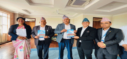 मुख्य न्यायाधिवक्ताको कार्यालयद्वारा मुख्यमन्त्री आचार्यलाई वार्षिक प्रतिवेदन हस्तान्तरण मुख्य न्यायाधिवक्ताको कार्यालयद्वारा मुख्यमन्त्री आचार्यलाई वार्षिक प्रतिवेदन हस्तान्तरण