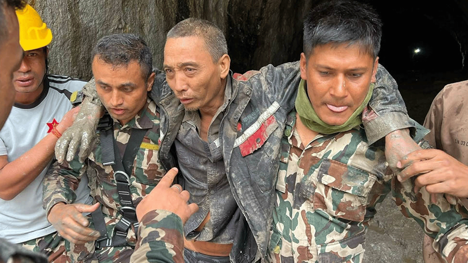 भोटेकोशी बाढीको ११औँ दिनमा बेत्रावतीबाट ६४ वर्षीया चन्द्रिका श्रेष्ठको उद्धार